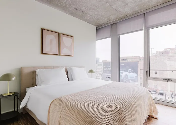 Blueground West Loop Rooftop Pool Gym Chi-1138 Апартаменты