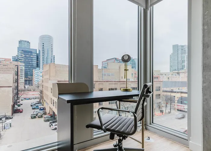 Апартаменты Blueground West Loop Rooftop Pool Gym Chi-1138