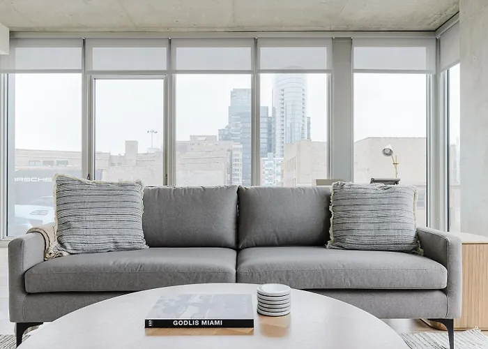 Апартаменты Blueground West Loop Rooftop Pool Gym Chi-1138 *