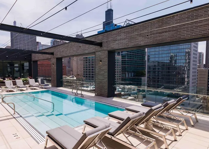 Blueground West Loop Rooftop Pool Gym Chi-1138 Апартаменты Чикаго